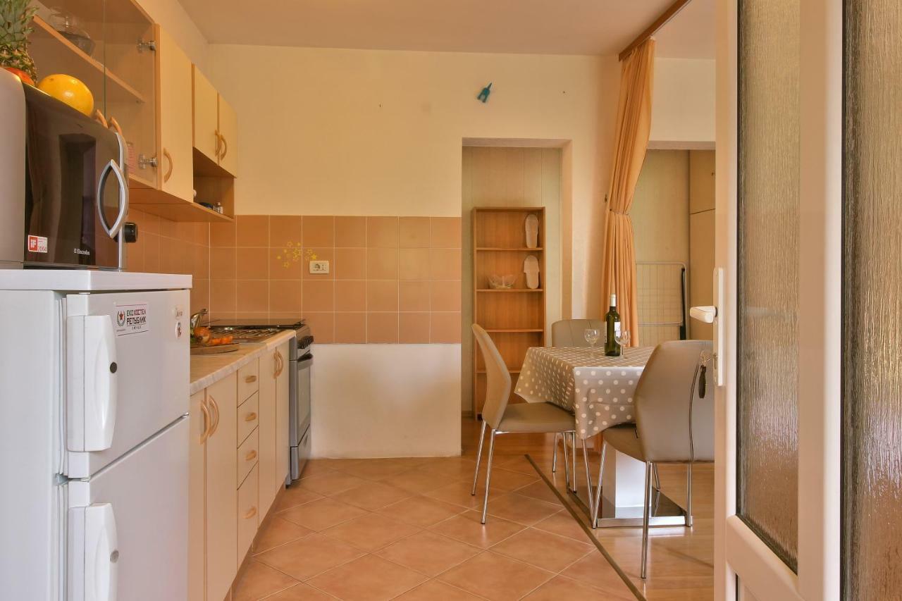 Apartment Borik Pula Luaran gambar