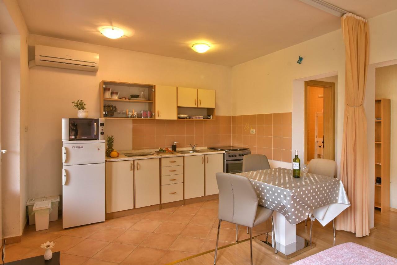 Apartment Borik Pula Luaran gambar